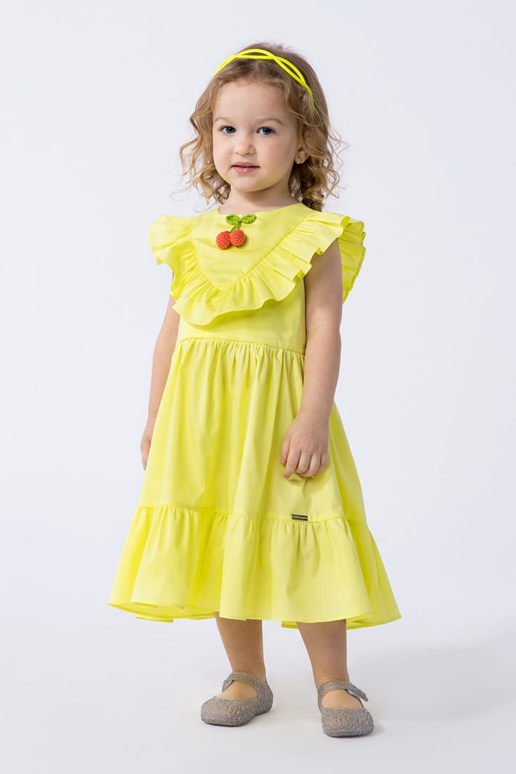 Vestido-infantil-com-babados-e-enfeite-de-croche-