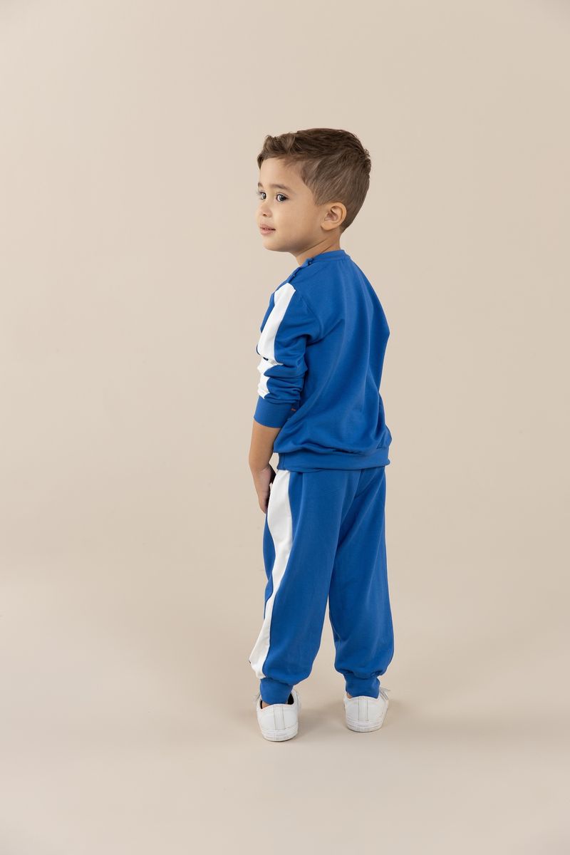 827528-conjunto-de-moletom-com-silk-na-frente-e-recortes-laterais