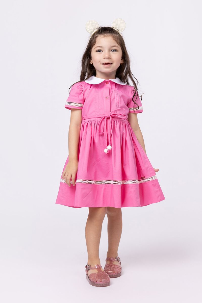 857020-Vestido-em-tricoline-com-renda-para-bebe-menina