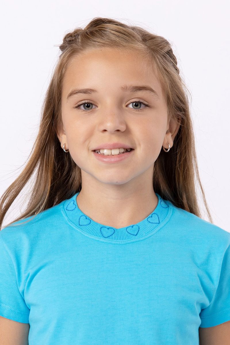 851057-Camiseta-em-malha-com-bordado-para-menina