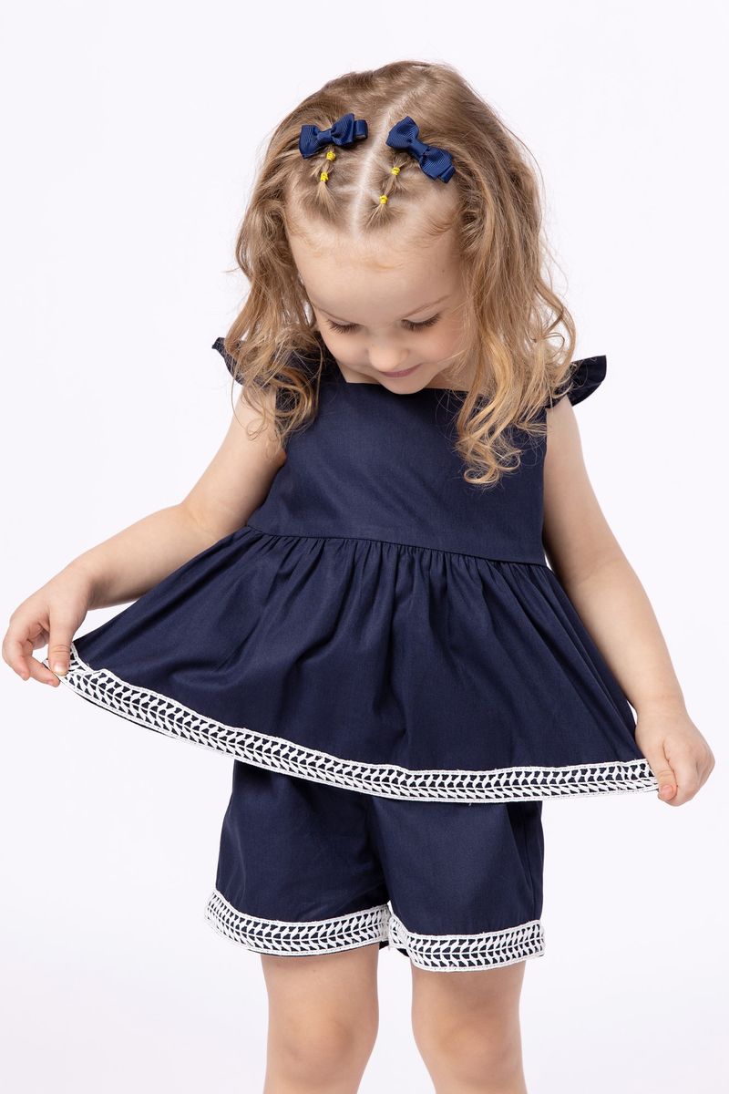 857015-Conjunto-blusa-e-short-em-tricoline-com-renda-para-bebe-menina