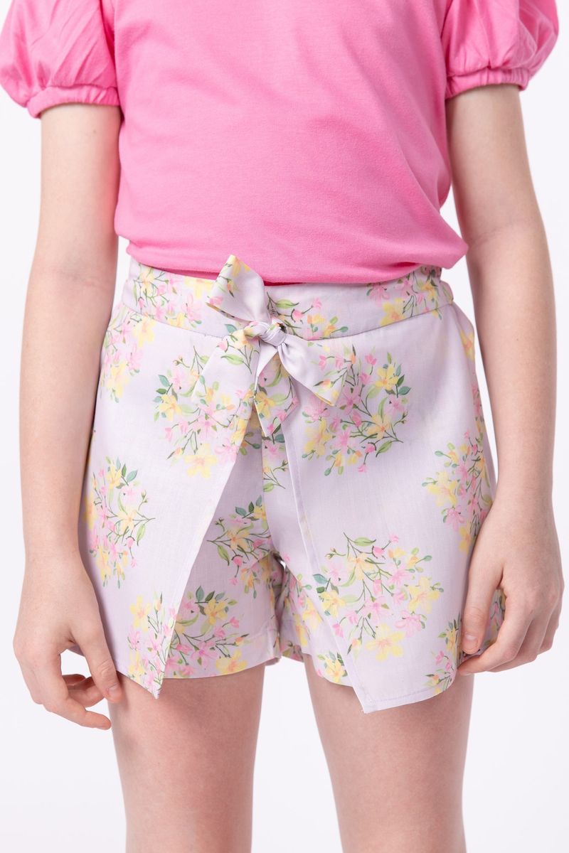 858040-Conjunto-de-blusa-em-malha-e-short-saia-estampado-para-meninas