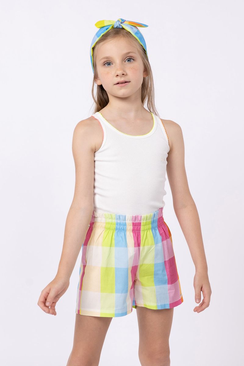 858091-Conjunto-de-blusa-canelada-com-detalhe-de-picueta-e-short-de-moletinho-xadrez-para-meninas