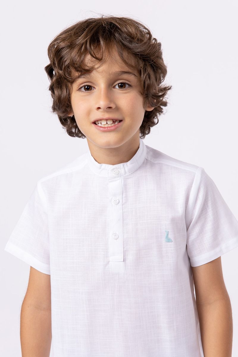 858138-Bata-de-voil-de-linho-com-etiqueta-externa-para-meninos
