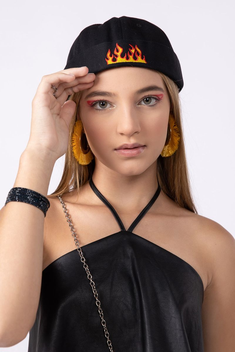 859068A-Blusa-cropped-teen-para-menina-em-couro-poliuretano