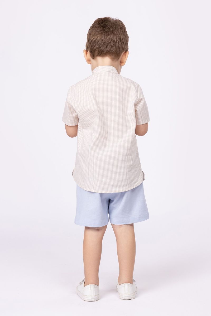 857508-Conjunto-bata-vichy-areia-e-bermuda-de-linho-leve-para-bebe-menino