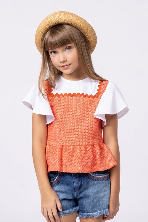 Blusa em malha tricôt com tricoline para menina