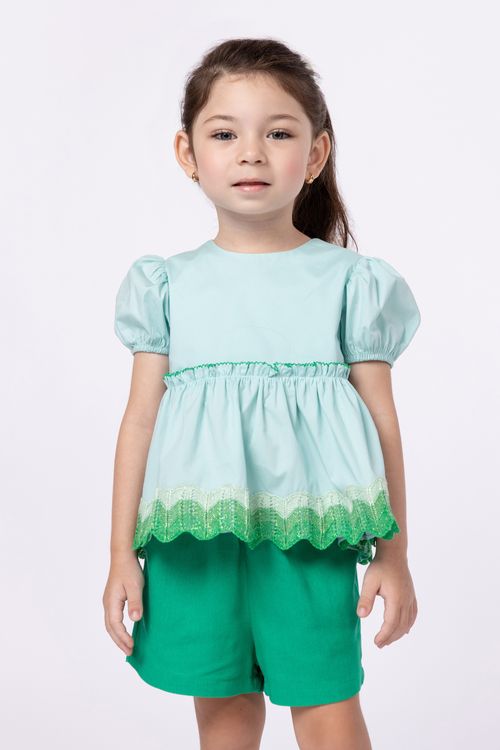 Conjunto bata em tricoline e tricô e short em linho para bebê menina