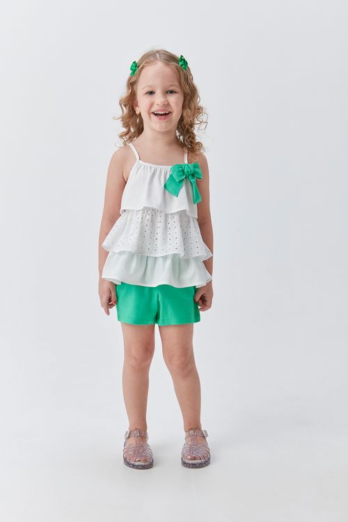 Conjunto Infantil para Menina Blusa de Tricoline com Laise e Detalhe de Laço na Alça e Short de Linho