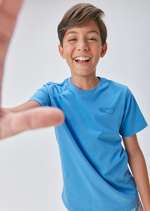 Camiseta Infantil para Menino em  Malha 100% Algodão com Estampa Frente e Costas Esboço Barco