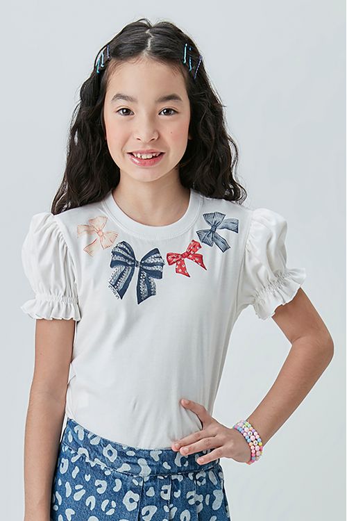 Camiseta Infantil Menina de Malha com Laços Estampados