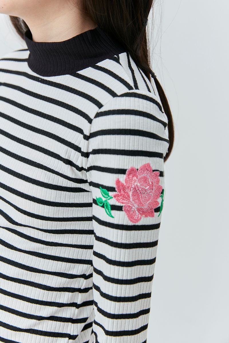 881051B-Blusa-cor 325-Detalhe.jpg