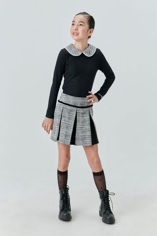 Conjunto Infantil com Blusa de Malha Canelada com Gola de Tweed e Saia-Short de Tweed