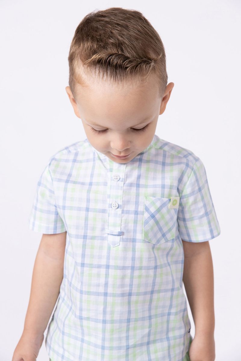 857548-Conjunto-bata-de-tricoline-xadrez-fio-tinto-e-bermuda-social-de-linho-para-bebe-menino