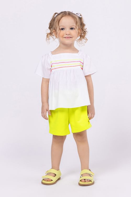 Conjunto Bata de Tricoline com Detalhes Neon e Short de Moletom para Menina