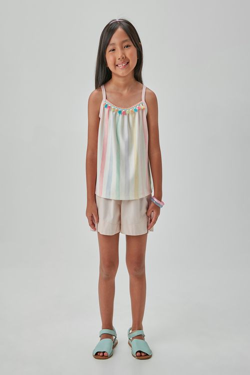 CONJUNTO BATA EM MALHA ESTAMPADA DETALHE DE AVIAMENTO DECOTE E SHORT EM SARJA COM DETALHE LATERAL