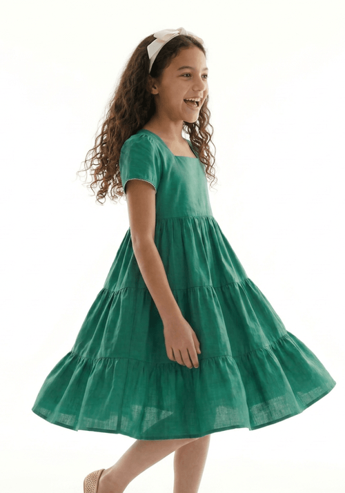 Vestido Infantil em Tricoline com Decote Quadrado