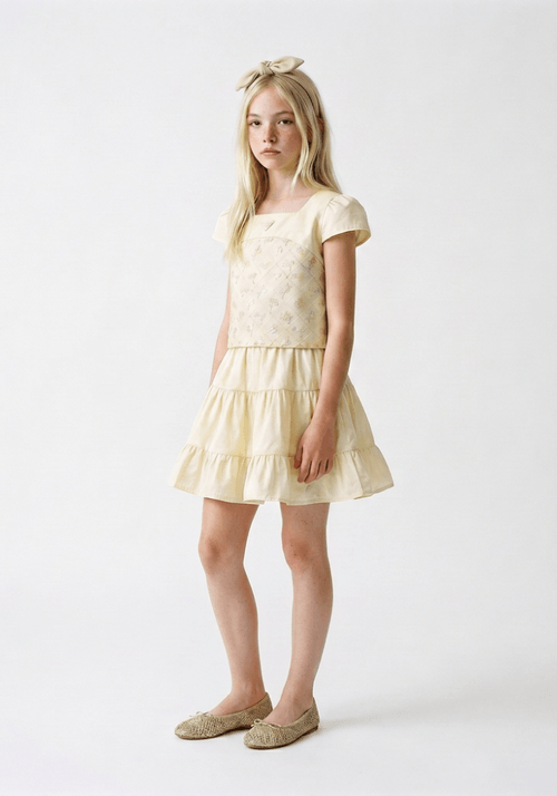 Conjunto Infantil com Blusa em Tule Sobreposto e Saia em Tricoline